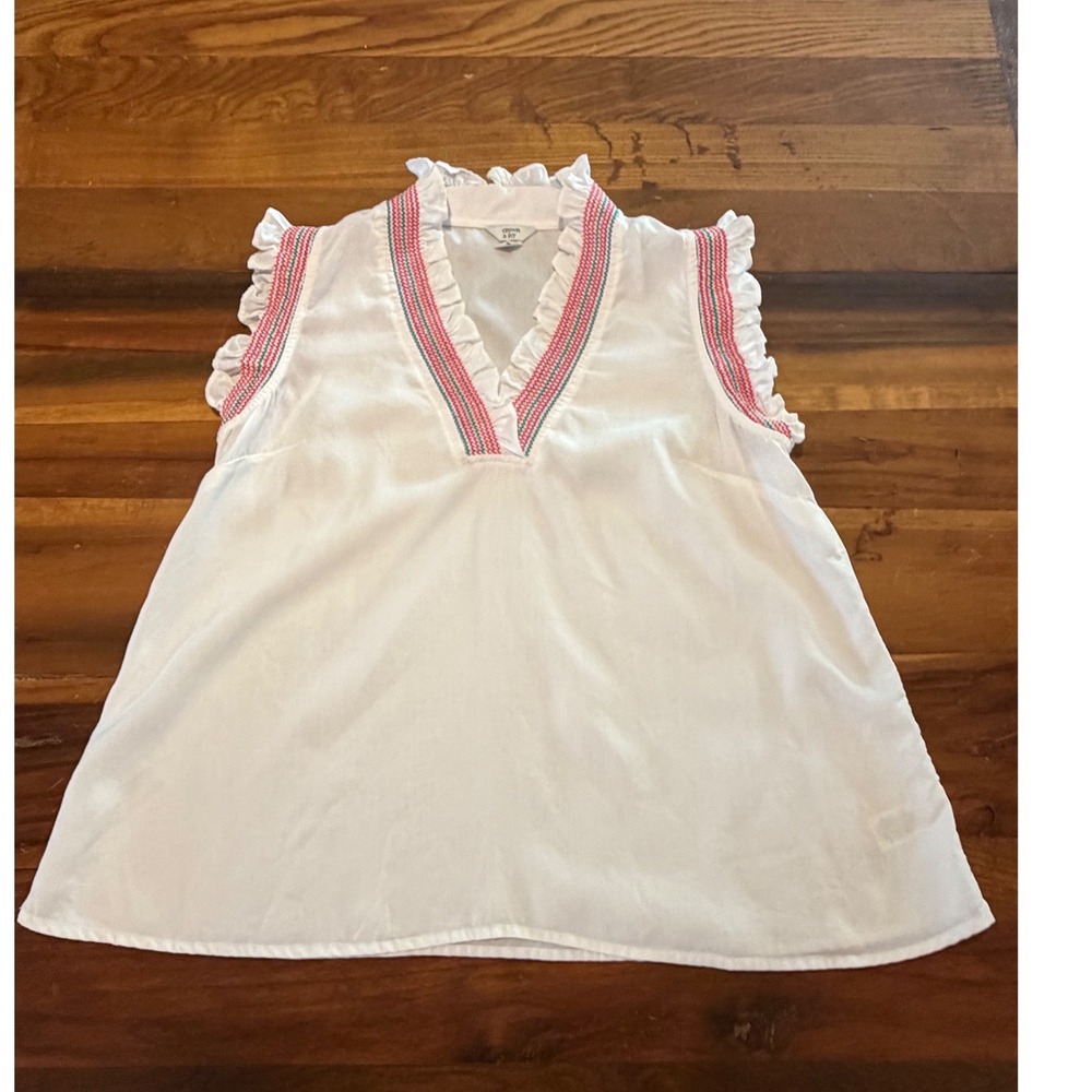 Crown & Ivy White Sleeveless Ruffle V-Neck Embroidered Blouse Top Womens Large